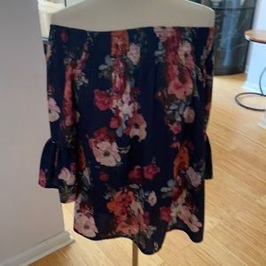 Womens size medium top